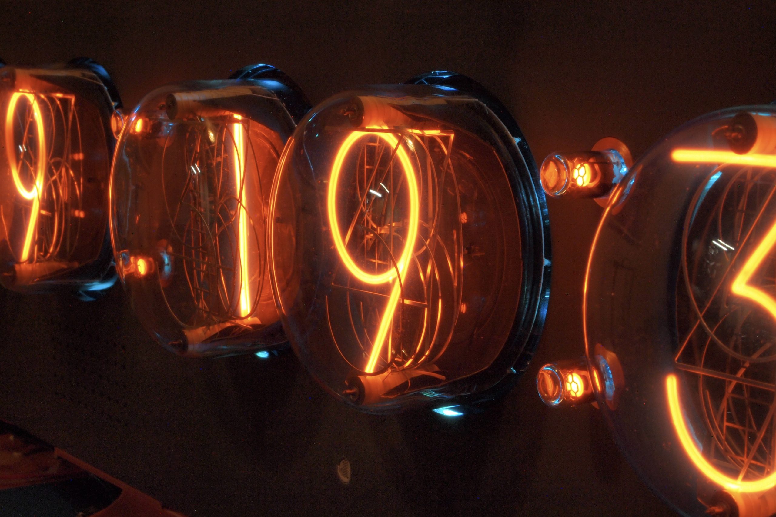 Rodan CD27 Nixie Clock nixies.us